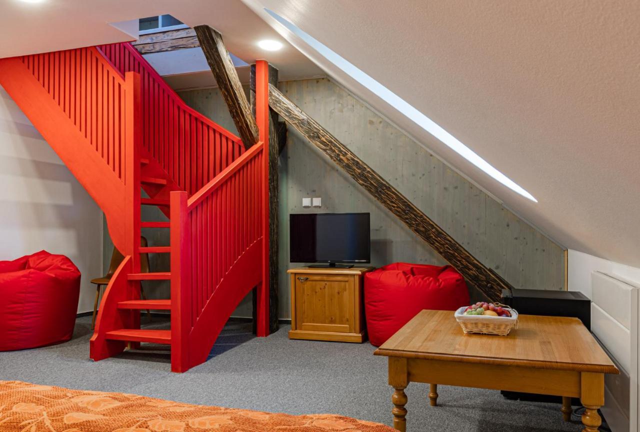 Wellness Hotel Zamecek Jetřichovice Екстериор снимка