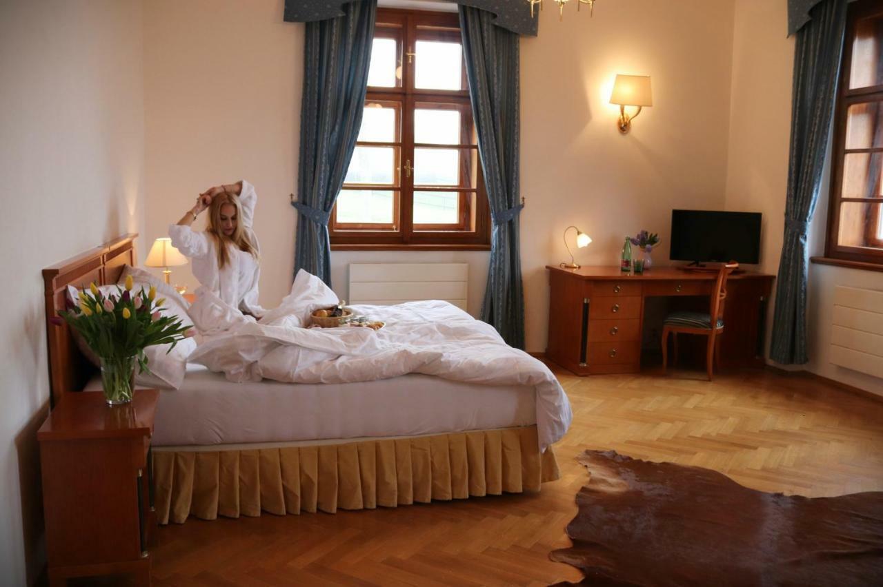 Wellness Hotel Zamecek Jetřichovice Екстериор снимка