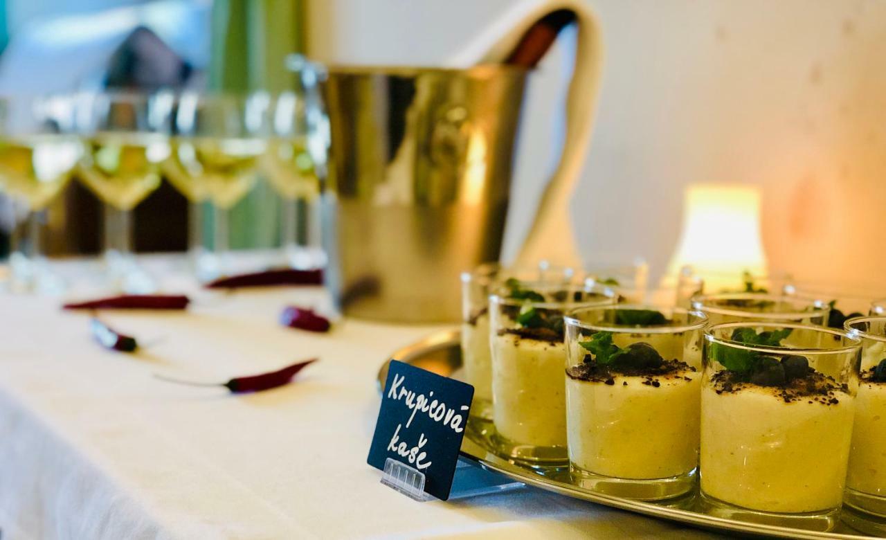 Wellness Hotel Zamecek Jetřichovice Екстериор снимка